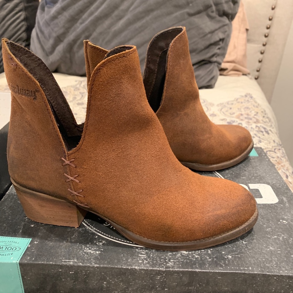 EUC Womens Coolway Leather Bootie Size 37